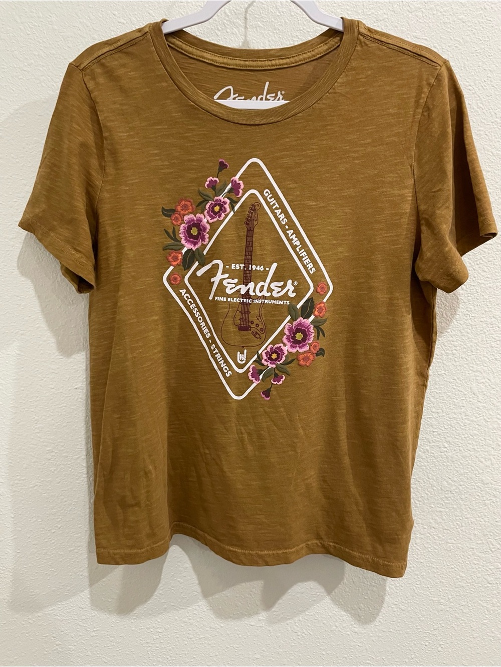 Lucky Brand Boho Fender Graphic Tee Embroidered Guitar Concert Western Mod